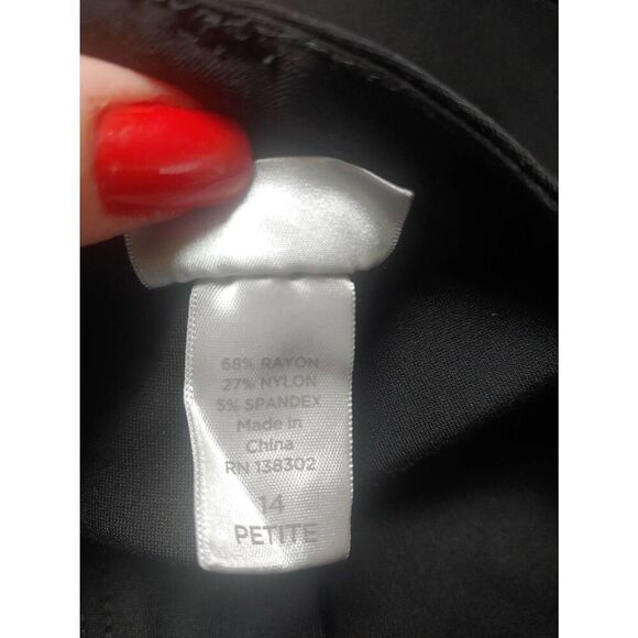 Avenue Women's PLUS PETITE Size 14P Black Cropped Jeggings Stretch Pants - Picture 3 of 7